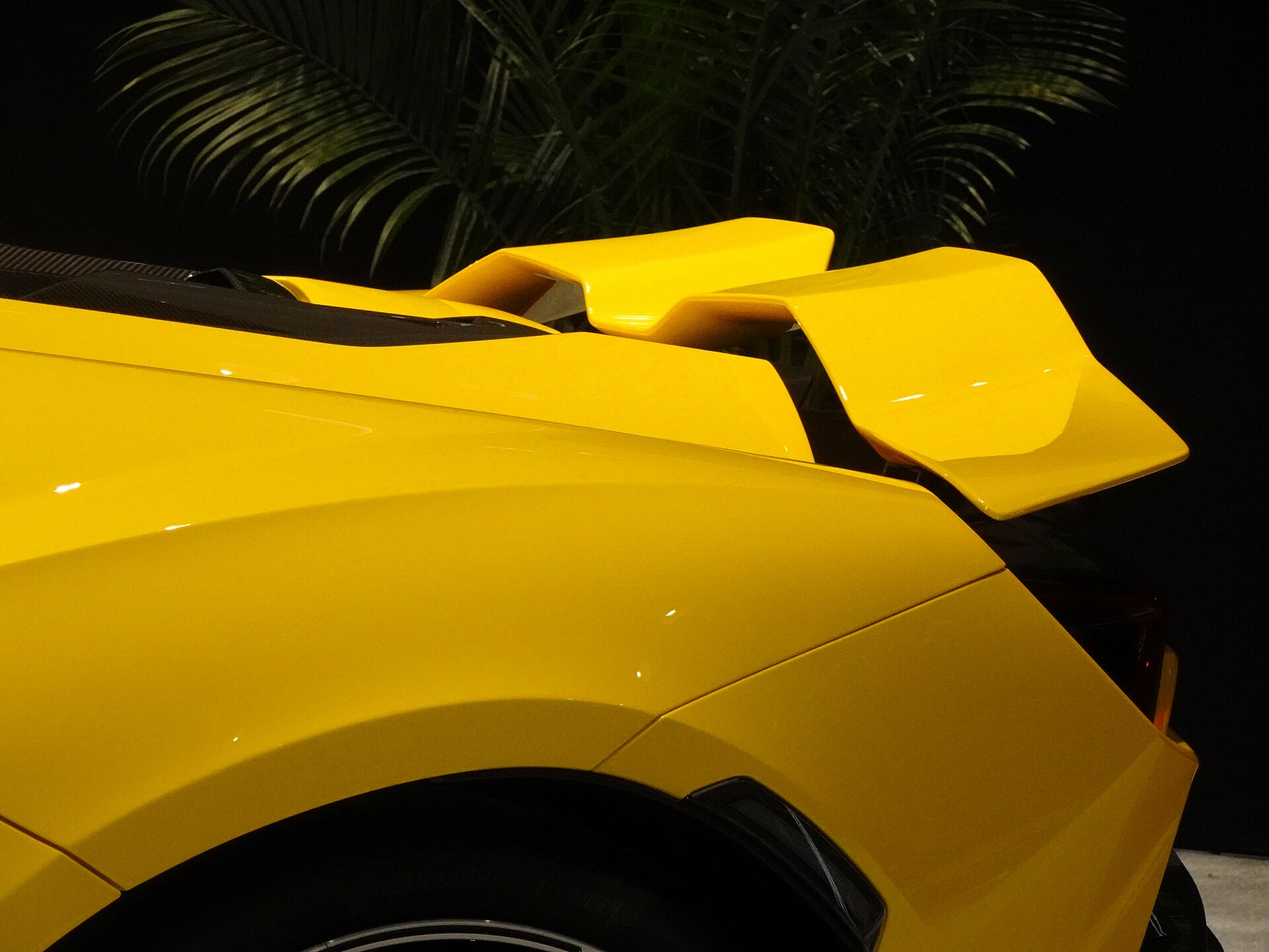 Lamborghini vs Chinese Luxury EVs: What Export Buyers Compare in 2026
